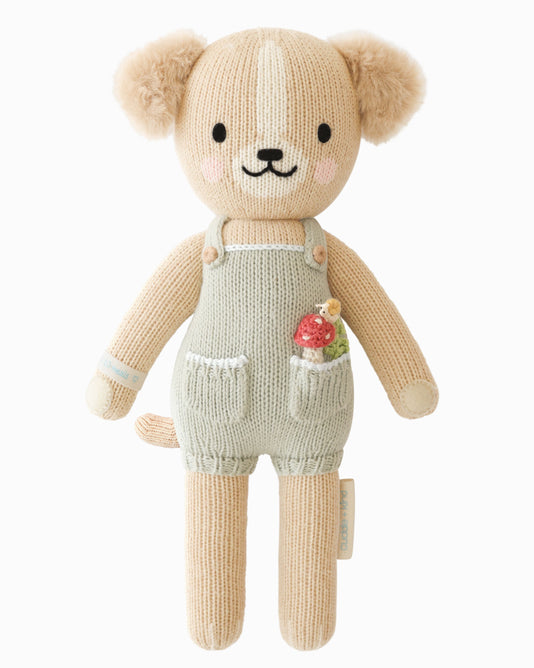 Theo the golden puppy