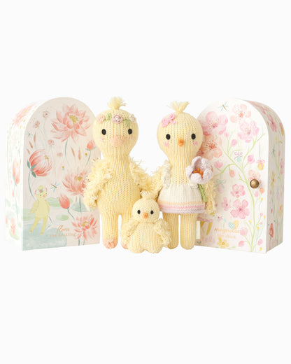 Tiny baby chick family