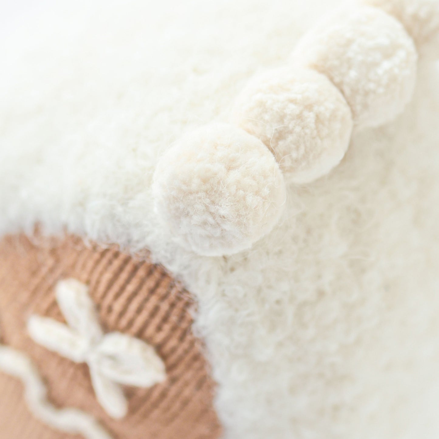 Baby gingerbread house (icing white)