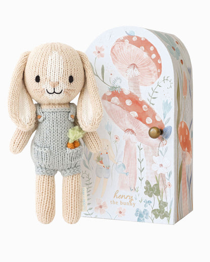 Tiny bunny family (baby carrot)