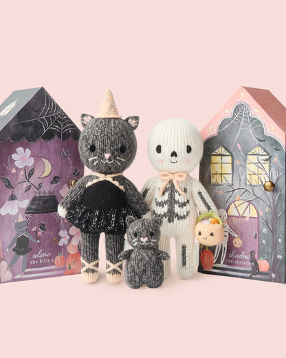Tiny Halloween family (baby kitten)